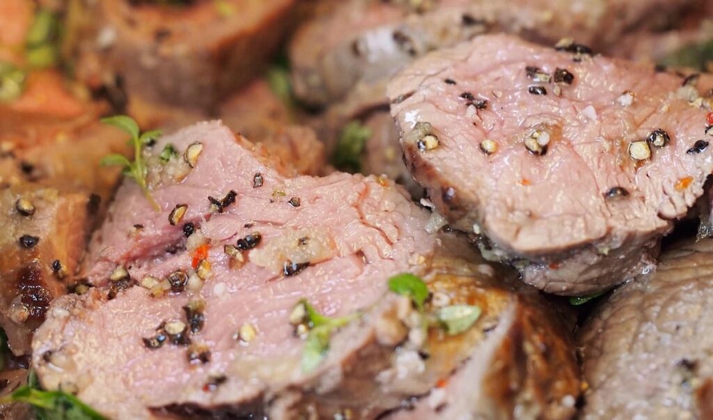 Imagem mostra cortes de carne bovina.