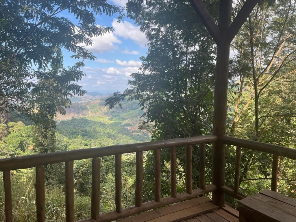 Imagem mostra Mirante da Toca do Boi em Coronel Fabriciano, um dos destinos de ecoturismo no Vale do Aço.