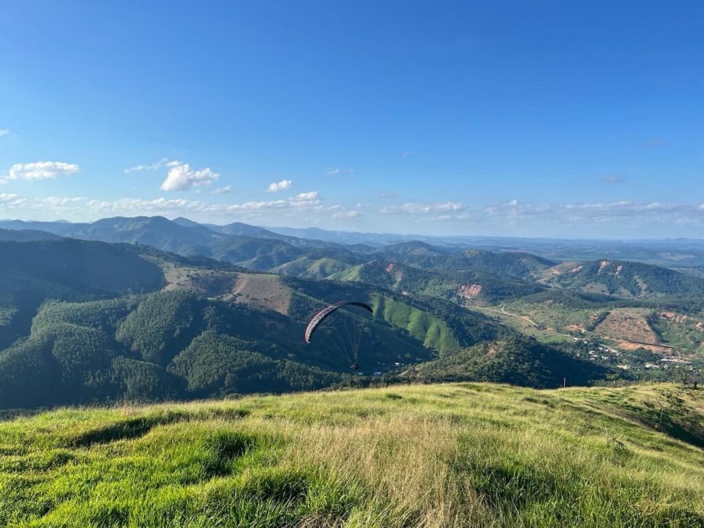 Imagem mostra rampa de Voo Livre em Santana do Paraíso.
